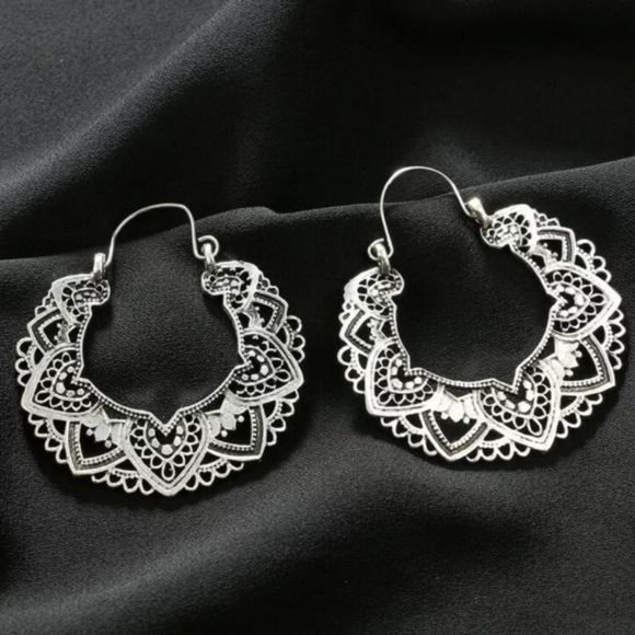 NEW Sterling Silver Elegant Hoop Earrings - Picture 3 of 3